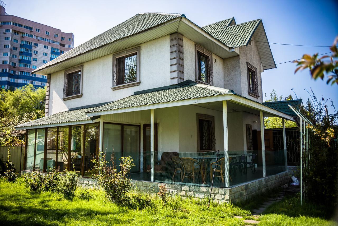 "European" Backpackers Hostel In Almatý Exterior foto