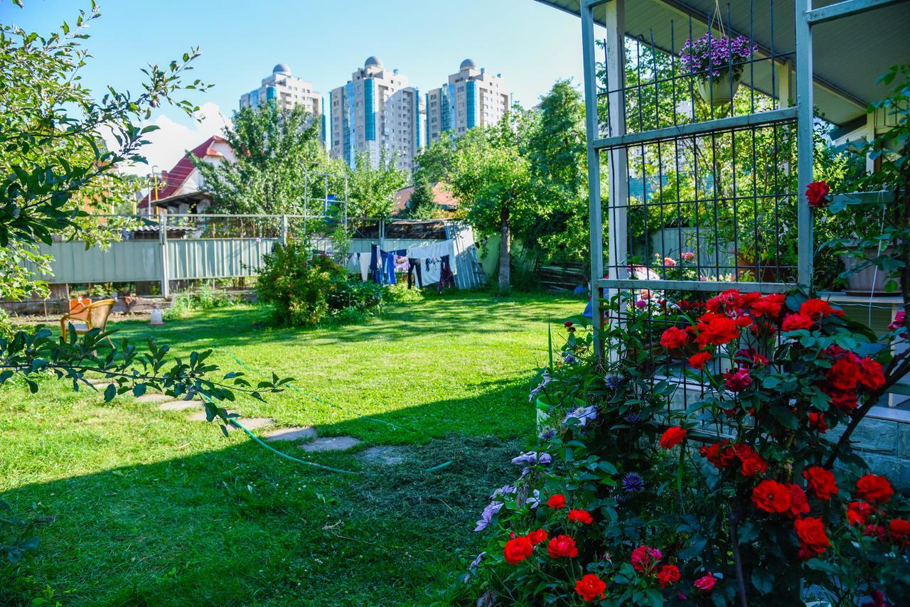 "European" Backpackers Hostel In Almatý Exterior foto
